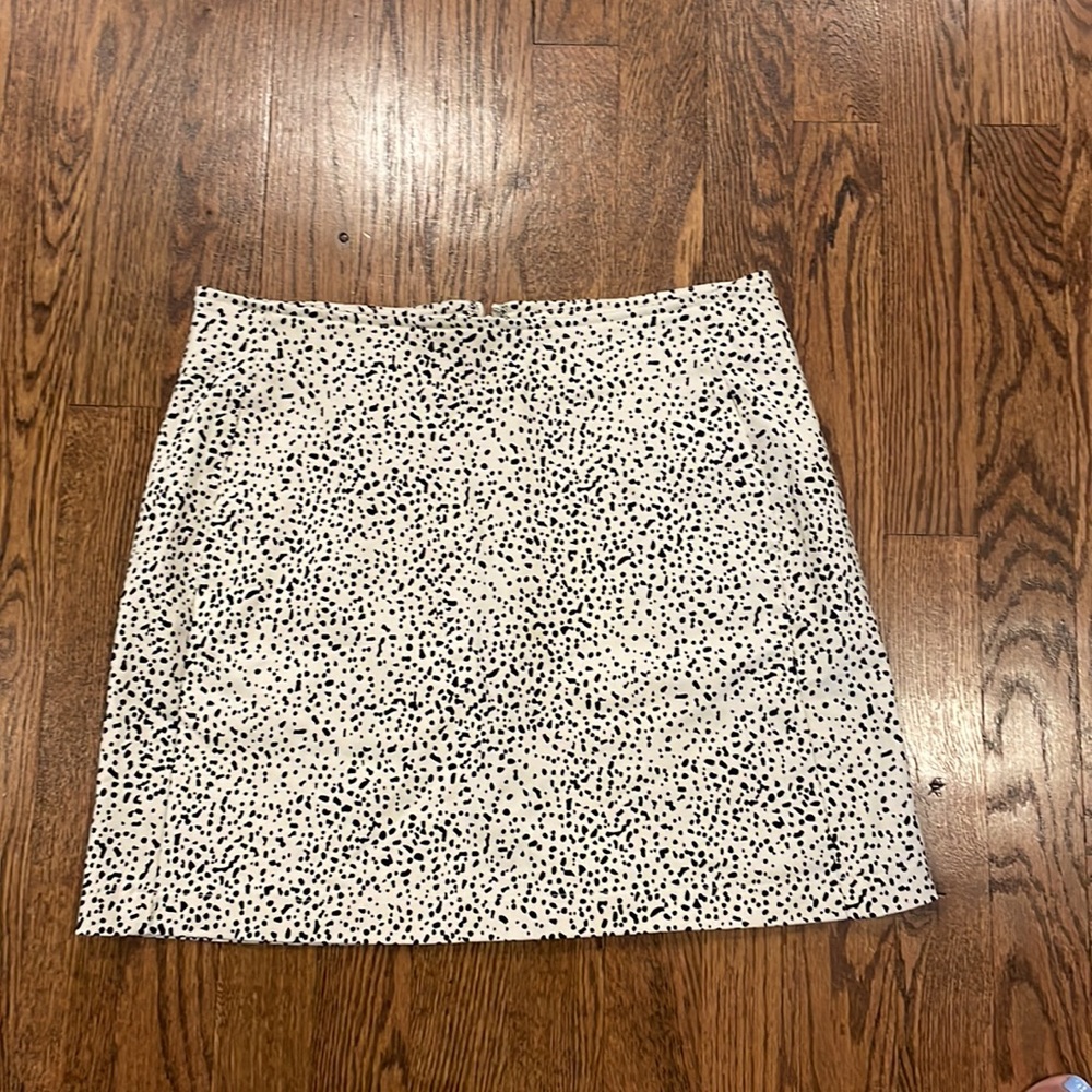 Urban Outfitters white with black dots cotton mini skirt size small NWT